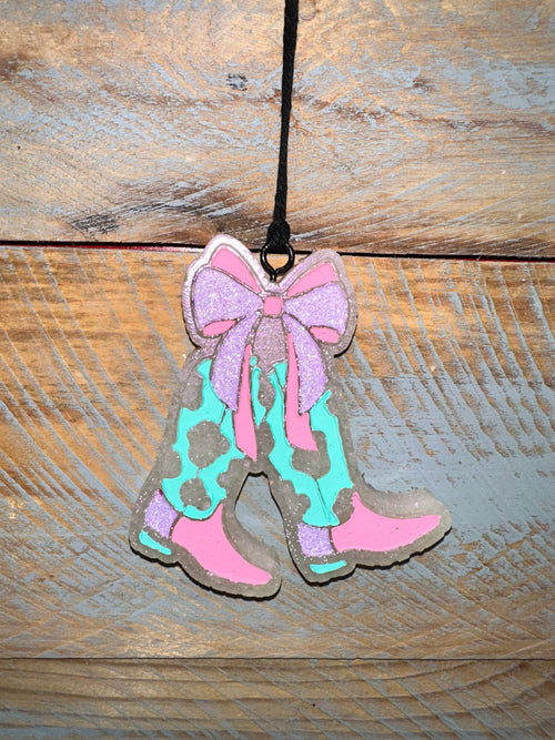 Twisted T Western & More Boots with Bow Freshie (Butt Naked Scent)