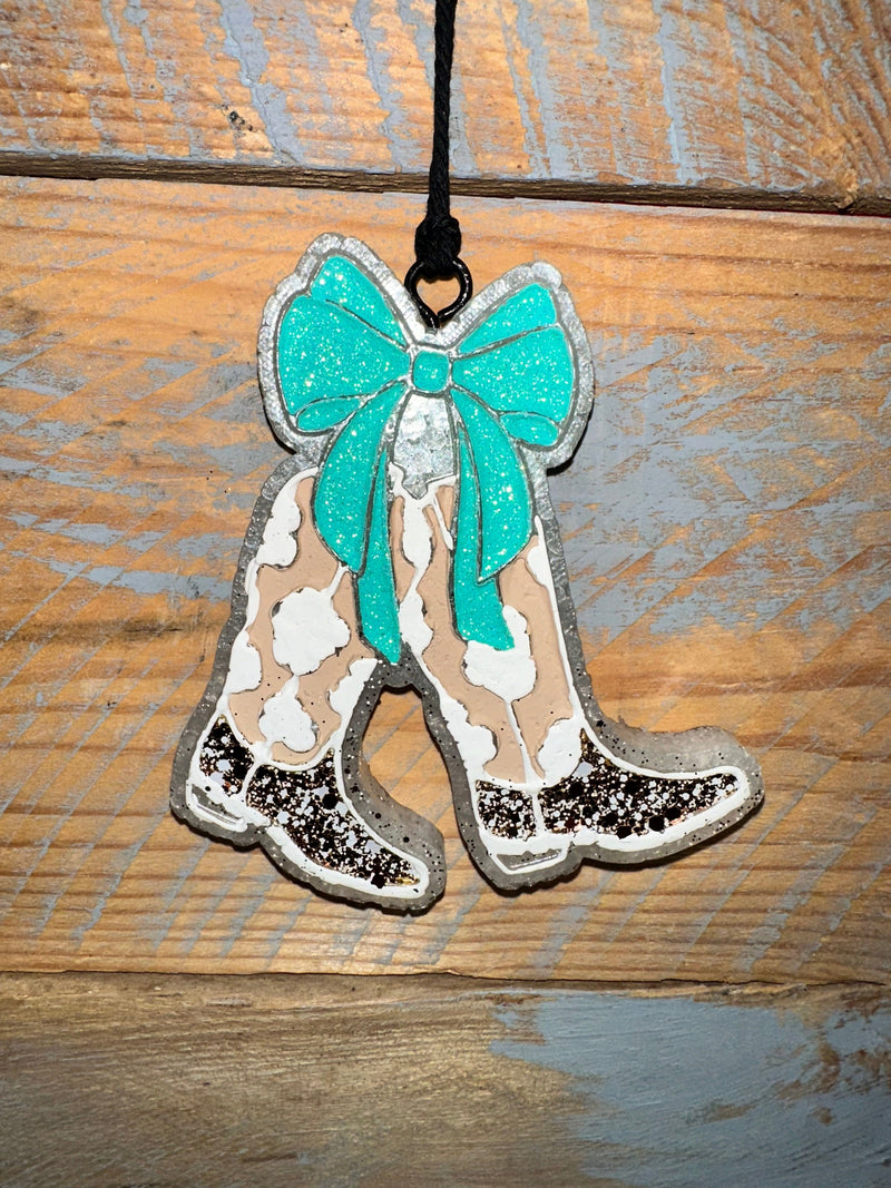 Twisted T Western & More Boots with Bow Freshie (Cowboy)