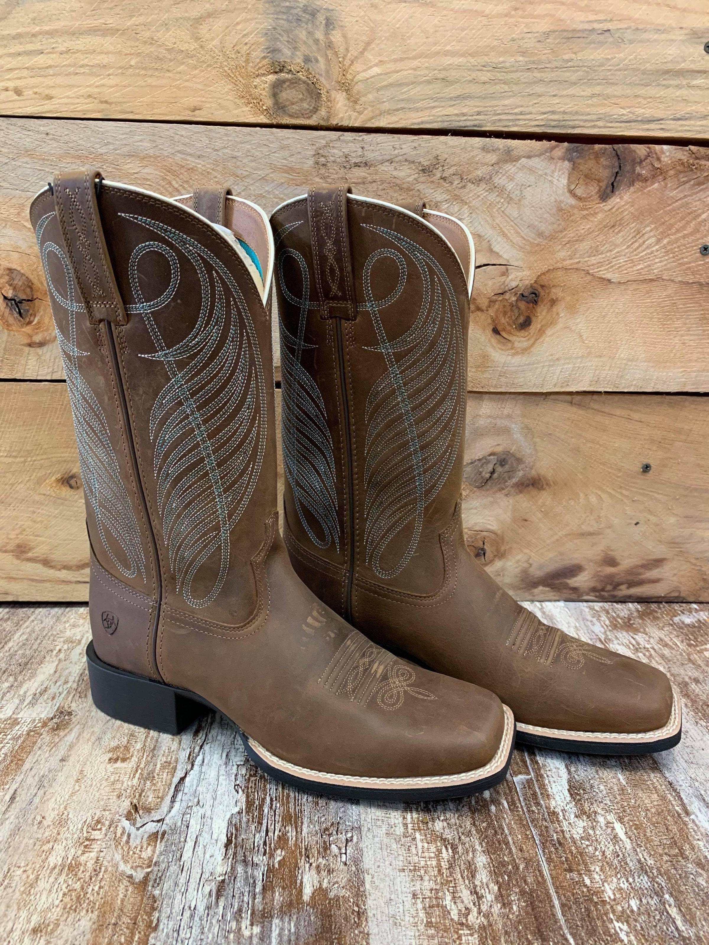 Ariat Women&s Round Up Powder Brown Wide Square Toe Western Boots